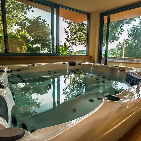 Hotel Ristorante Garibaldi Cisterna dʼAsti