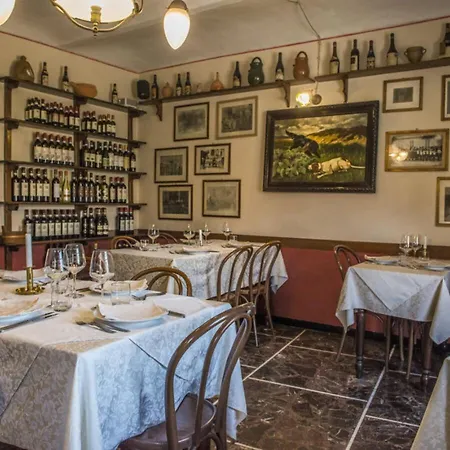 Ristorante Garibaldi מלון Cisterna dʼAsti