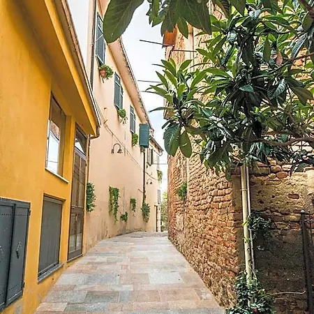 Отель Ristorante Garibaldi 3*