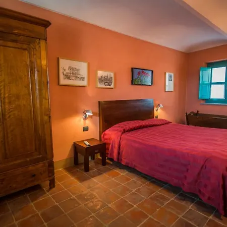 Hotel Ristorante Garibaldi Cisterna dʼAsti