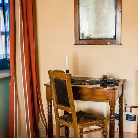 Hotel Ristorante Garibaldi Cisterna dʼAsti